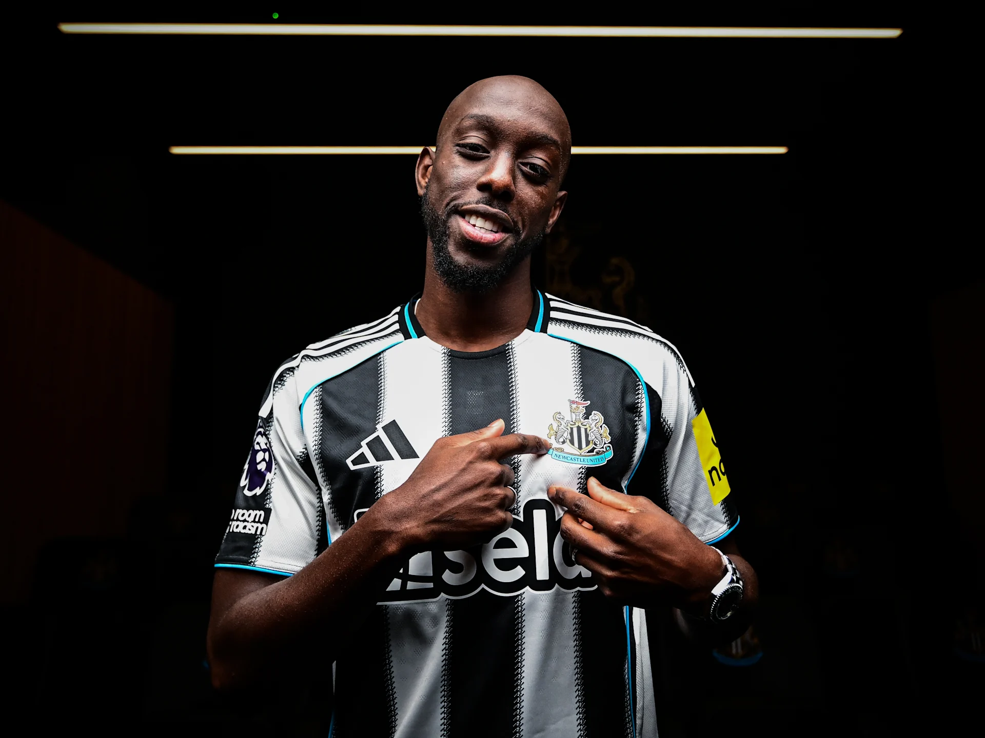 Newcastle sign yoane wissa