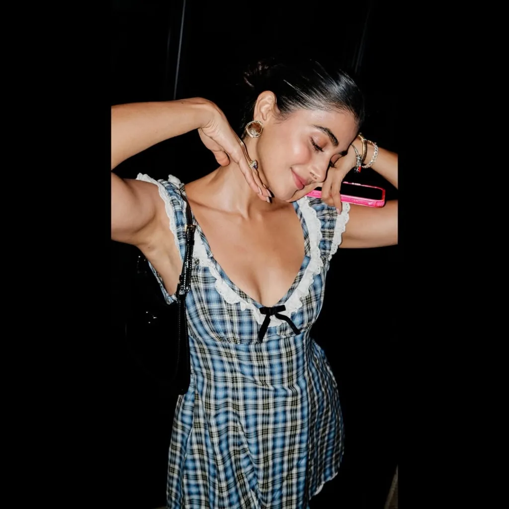 Pooja Hegde Hot Pics