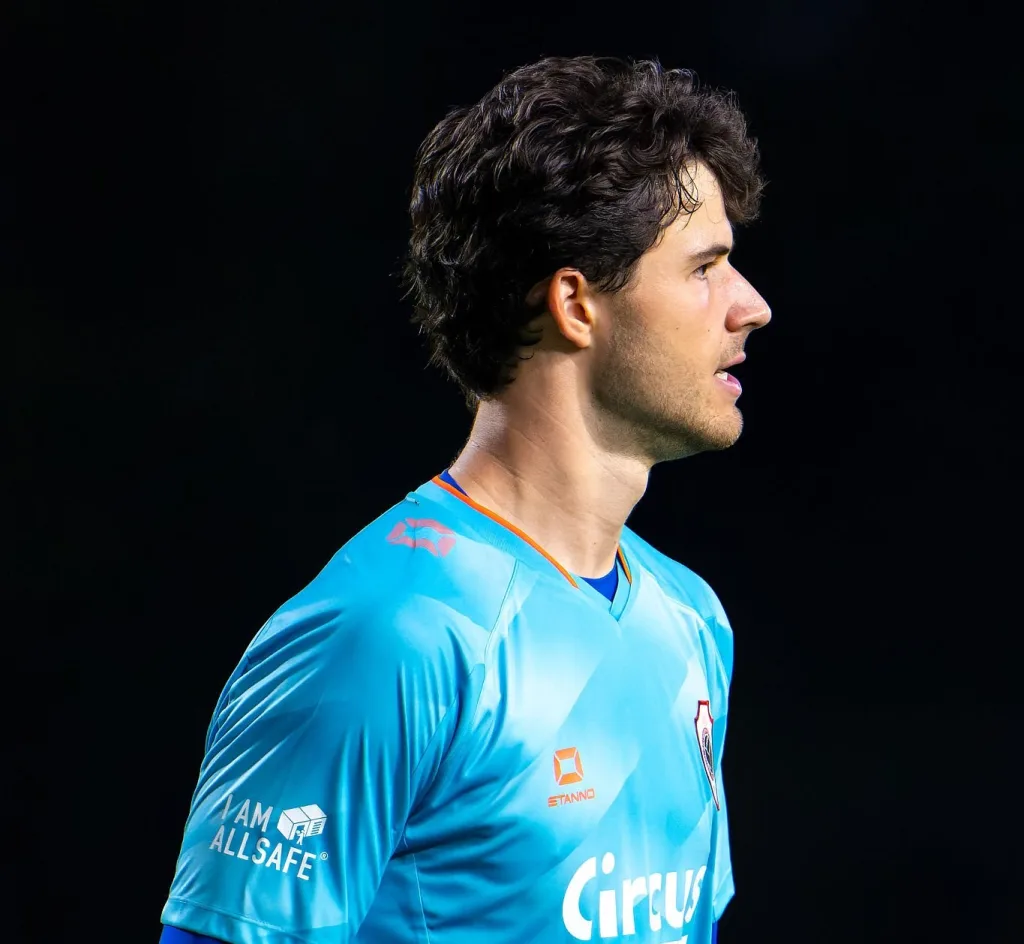 Senne lammens to join man united