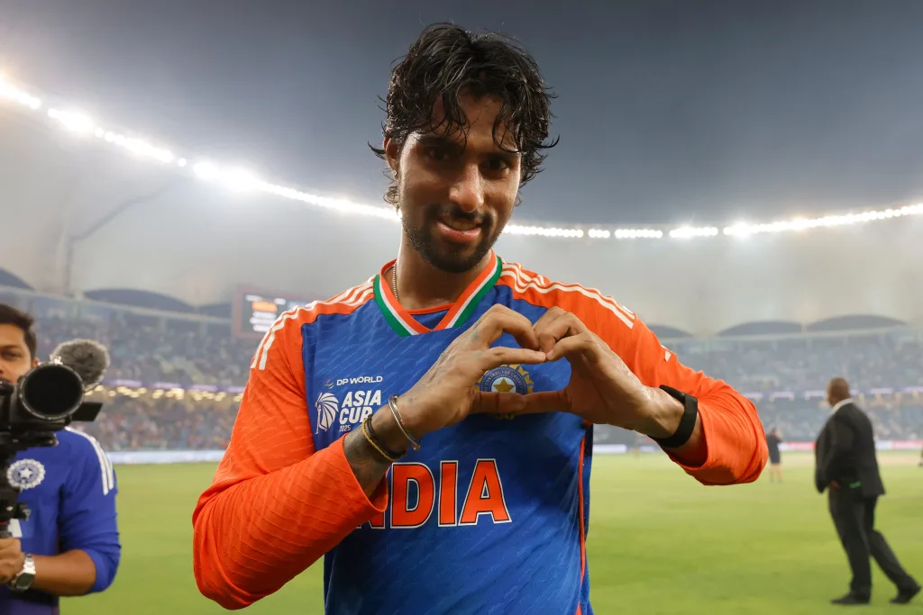 India Wins Asia Cup 2025: Tilak and Kuldeep Orchestrate Dramatic Victory Over Pakistan 3 Tilak varma