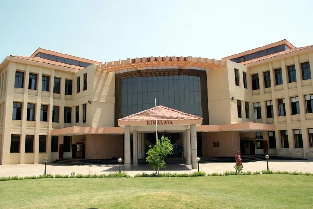 Top 10 colleges in india
