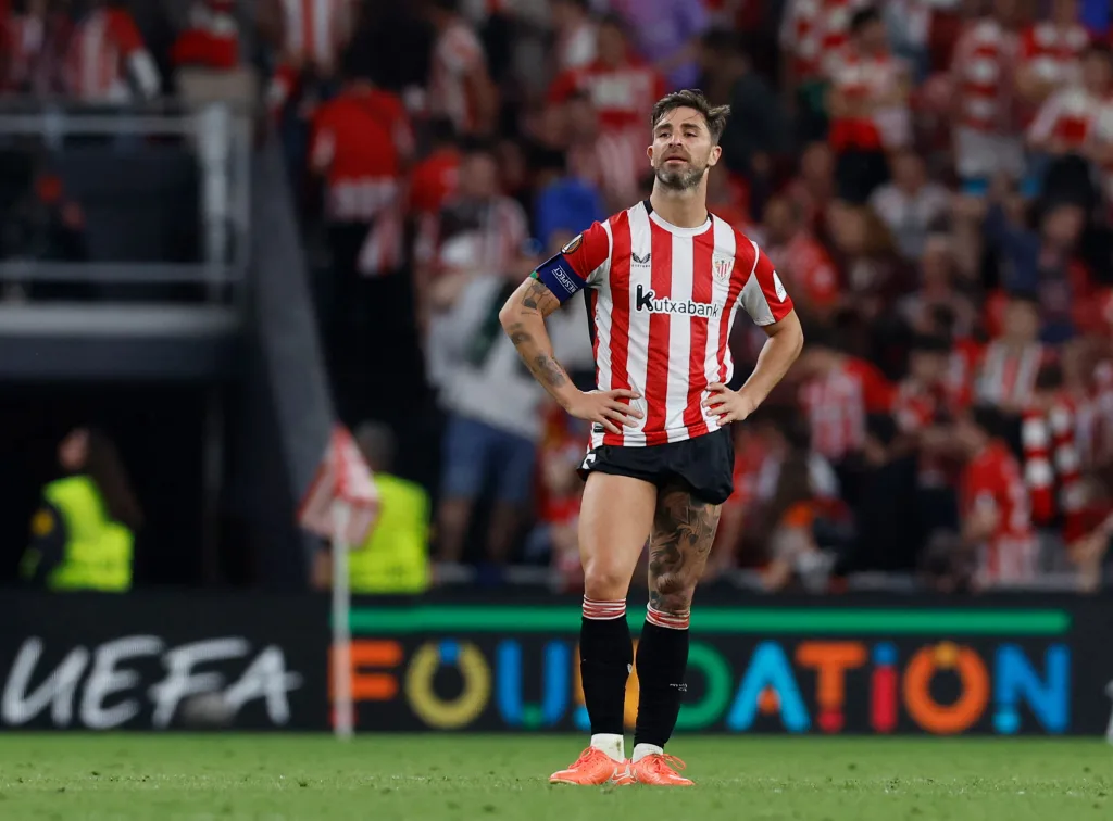 Yeray Álvarez banned