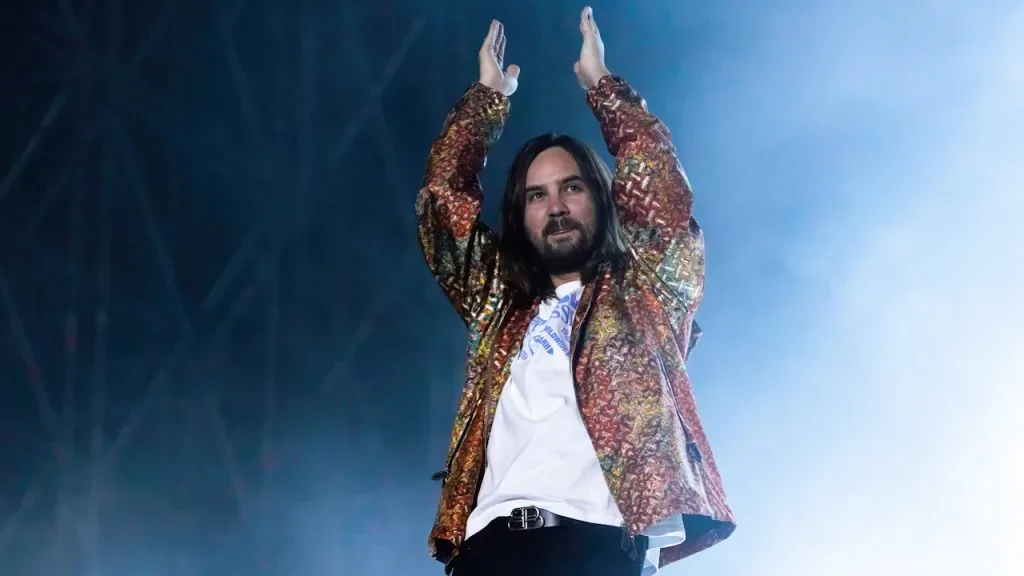 Tame Impala's Fifth Album "Deadbeat" Confirmed for October 17 Release with Stunning "Loser" Music Video 1 Deadbeat