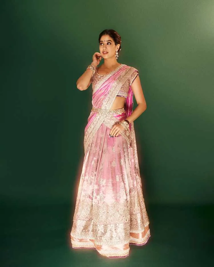 Janhvi Kapoor's 2025 Movie Lineup: From Param Sundari to Sunny Sanskari Ki Tulsi Kumari 4 Image