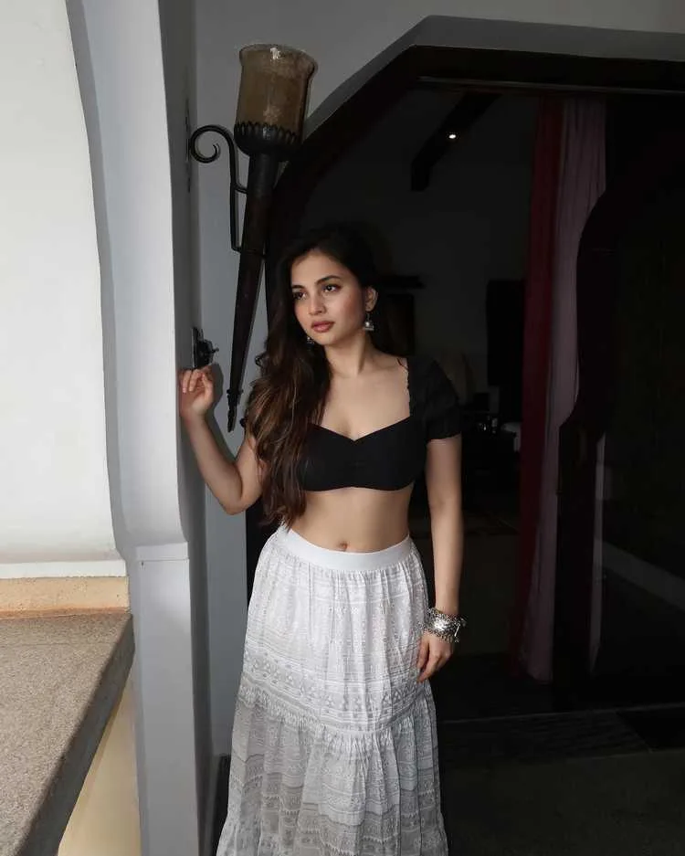 Ramya Pasupuleti: From Fashion Blogger to Telugu Cinema's Rising Star 4 Image