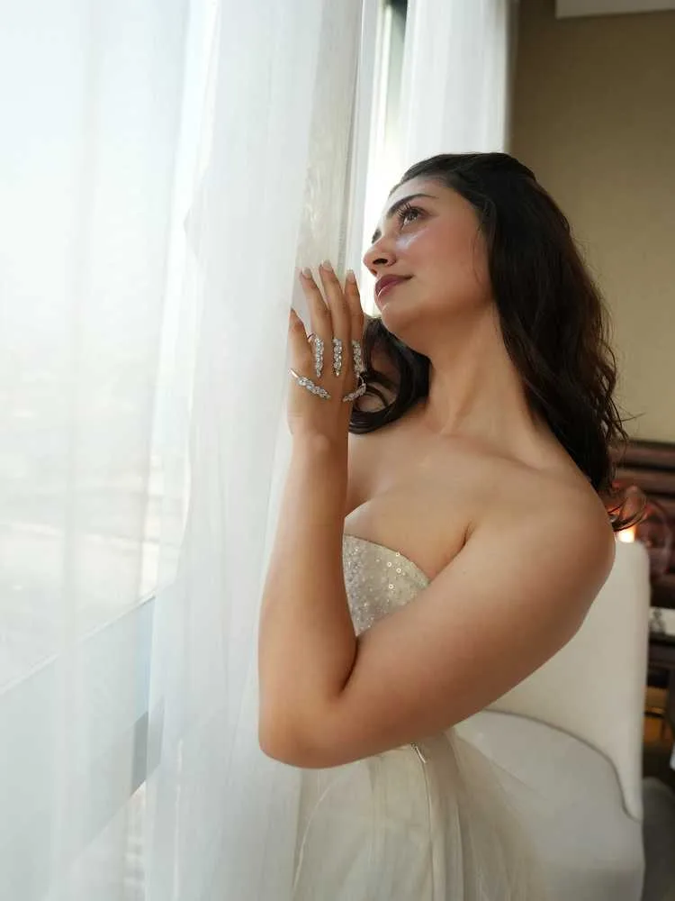 Nazia Davison: The Indo-British Actress Bridging Cultures in Telugu Cinema 3 Image