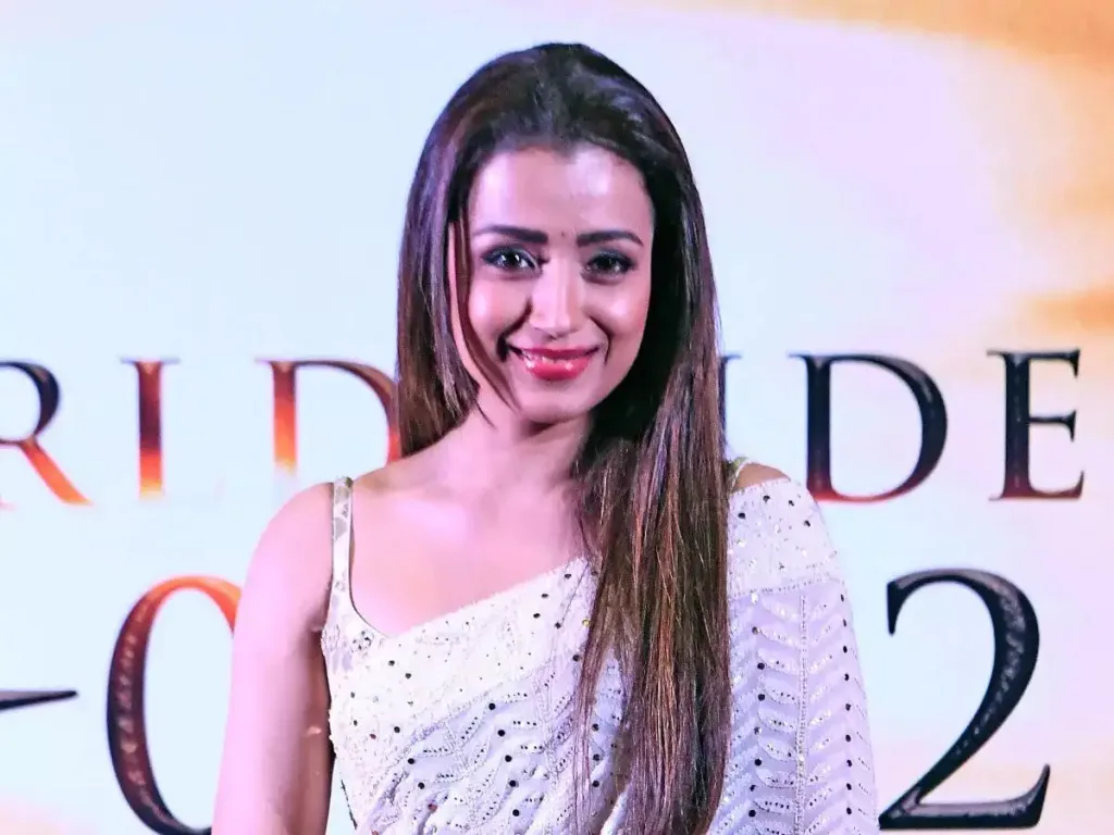 Trisha Krishnan's Timeless Elegance: Latest 2025 Photos Prove She's Still the "Queen of South India" 3 Image
