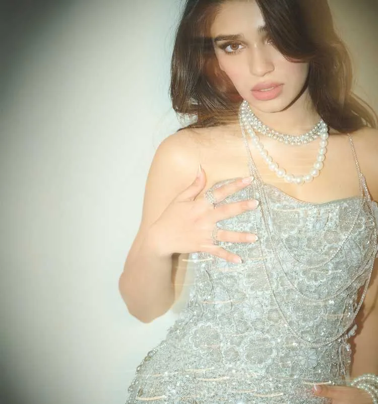Krithi Shetty: From Uppena Success to Career Comeback - The Young Star's Glamorous Journey 9 Image