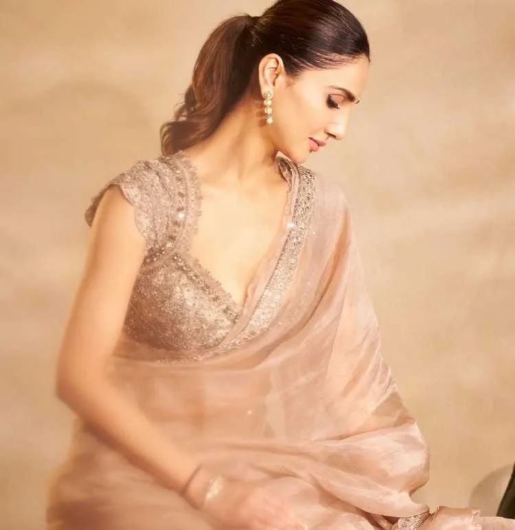 Vaani Kapoor's International Romance: "Abir Gulaal" with Fawad Khan Finally Arrives in September 2025 6 Image
