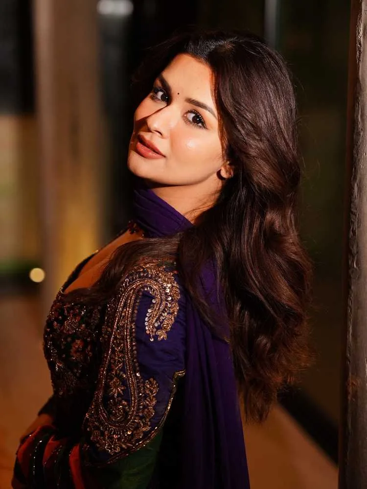 Avneet Kaur Creates History: "Love in Vietnam" Becomes First Indian Film to Secure 10,000 Chinese Screens 3 Image