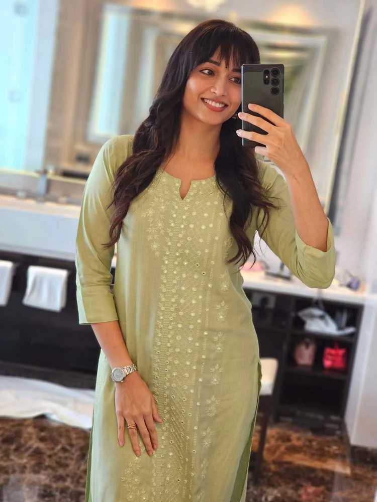 Srinidhi Shetty's Strategic Evolution: From KGF's Reena to HIT 3's Mrudula - A Star Reborn 1 Srinidhi Shetty
