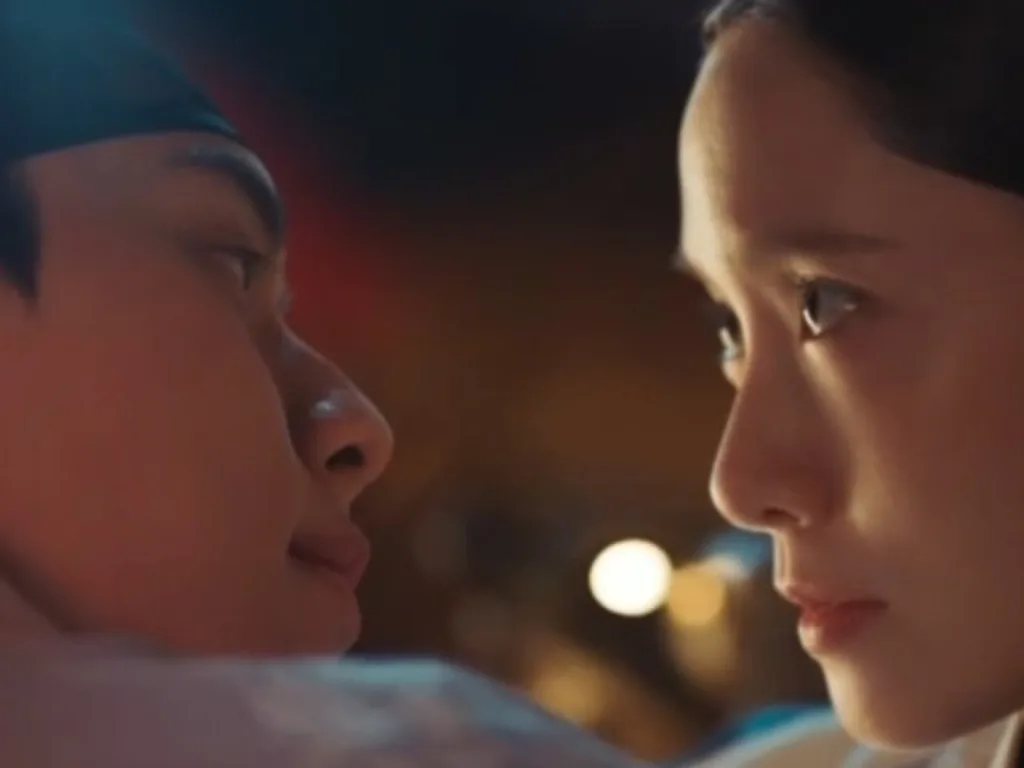 Lee Chae Min's Admiring Gaze at YoonA Sparks Modern K-Drama Demands from Fans 2 Image