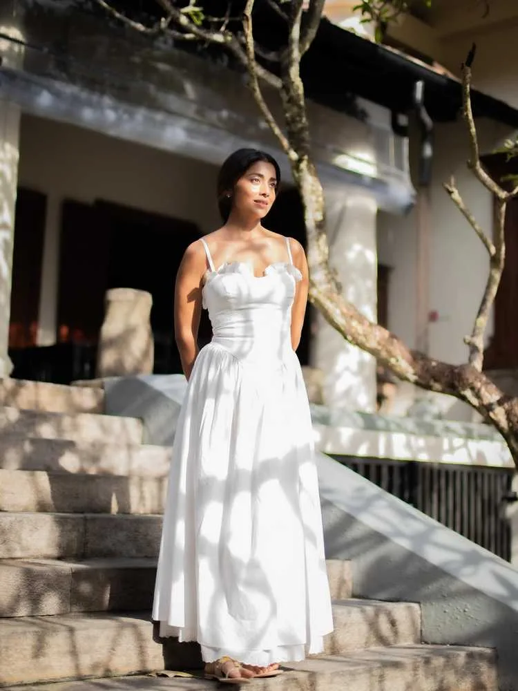 Shriya Saran: The Timeless Beauty Who Continues to Reign Supreme in Indian Cinema 3 Image
