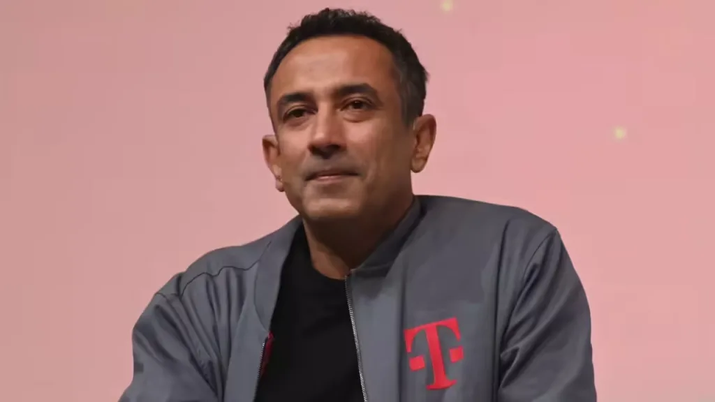 Who Is Srini Gopalan? Indian-Origin IIM-A Alumnus Is T-Mobile's New CEO Amid H-1B Turmoil 1 Srini Gopalan