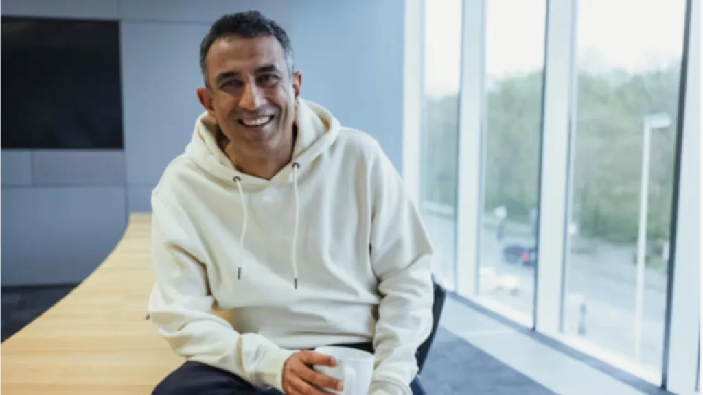 Who Is Srini Gopalan? Indian-Origin IIM-A Alumnus Is T-Mobile's New CEO Amid H-1B Turmoil 2 Image