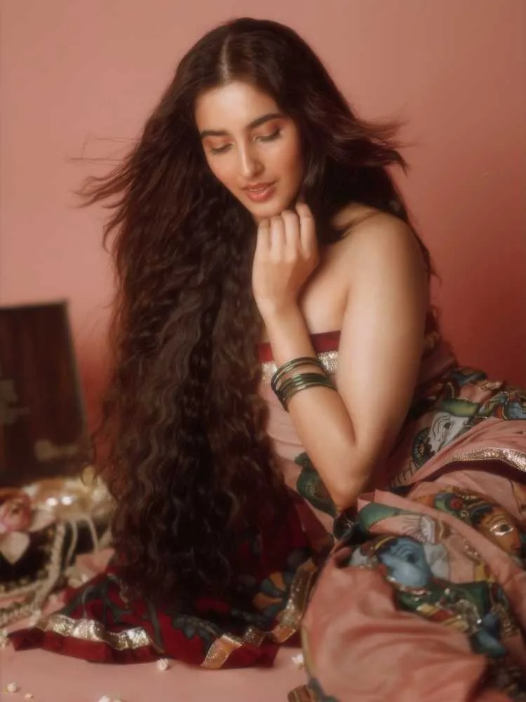 Simratt Kaur's Latest Photo Gallery: Rising Star's Stunning New Photoshoot Takes Social Media by Storm 7 Image