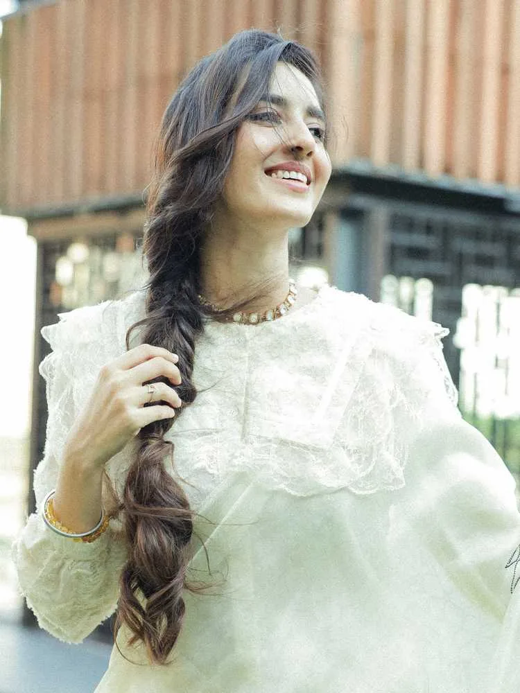 Simratt Kaur's Latest Photo Gallery: Rising Star's Stunning New Photoshoot Takes Social Media by Storm 6 Image