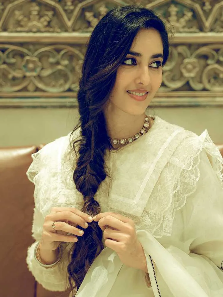 Simratt Kaur's Latest Photo Gallery: Rising Star's Stunning New Photoshoot Takes Social Media by Storm 3 Image