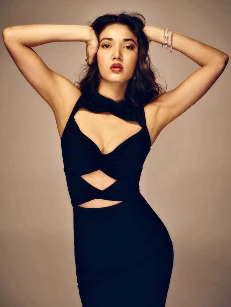 Medha Shankr: From ₹3000 First Salary to Bollywood's Breakthrough Star - Complete Journey 1 Medha Shankr