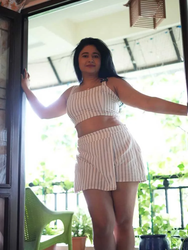 Poonam Bajwa: From Miss Pune 2005 to South Indian Cinema's Versatile Star 4 Image