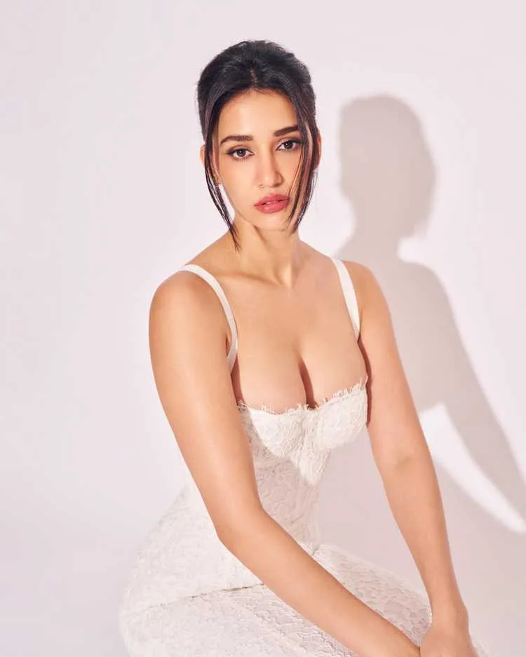 Disha Patani: Bollywood's Fitness Icon and Social Media Queen - Complete Profile 2025 3 Image