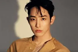 Lee Soo-hyuk Fan Meeting Sparks Controversy: Actor's Concerning Behavior Raises Red Flags 2 Image