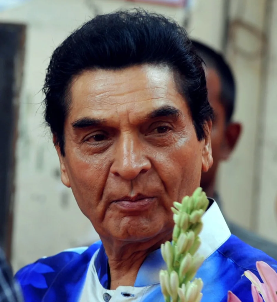 Asrani Funeral: Akshay Kumar and Bollywood Stars Pay Tributes 3 Asrani Asrani Funeral: Akshay Kumar and Bollywood Stars Pay Tributes