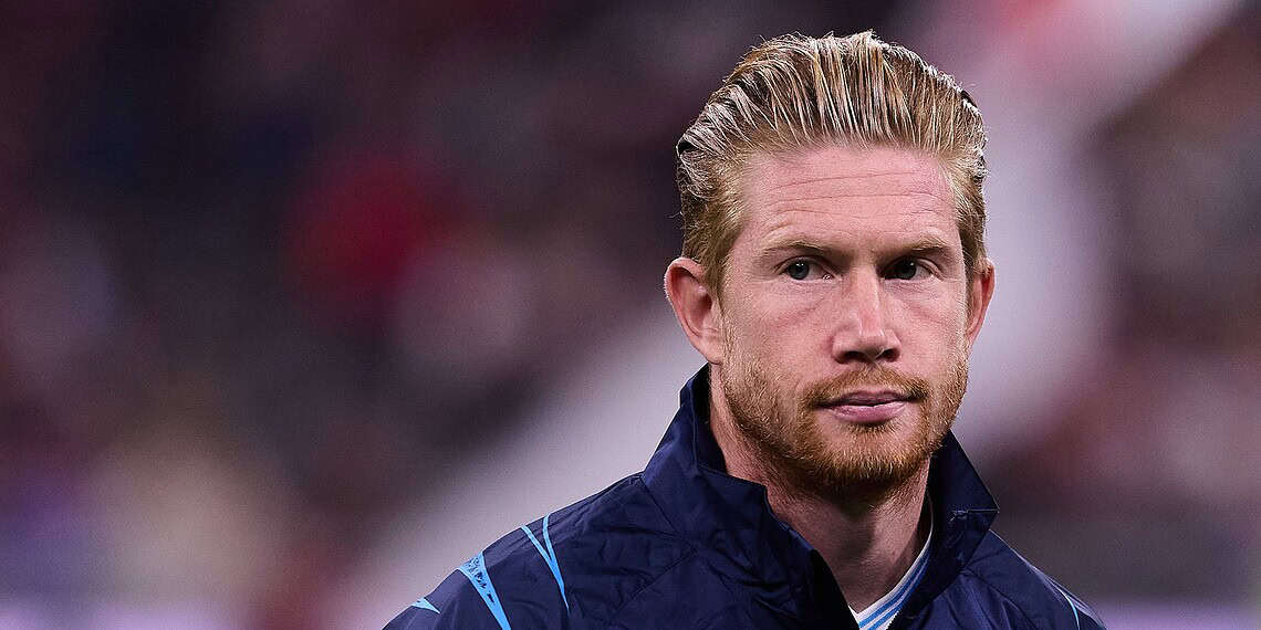 MILAN, ITALY - SEPTEMBER 28: Kevin De Bruyne of Napoli SSC looks on during the Serie A match between AC Milan and SSC Napoli at Giuseppe Meazza Stadium on September 28, 2025 in Milan, Italy. (Photo by Emmanuele Ciancaglini/Ciancaphoto Studio/Getty Images)