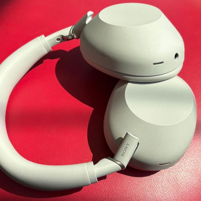 Sony wh 1000xm6 headphones 2