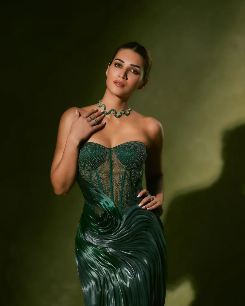 Kriti Sanon Hot Pics