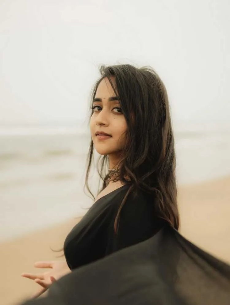 Deepthi Sunaina: The Rising Star Transforming Telugu Entertainment 8 image 1108 Deepthi Sunaina: The Rising Star Transforming Telugu Entertainment