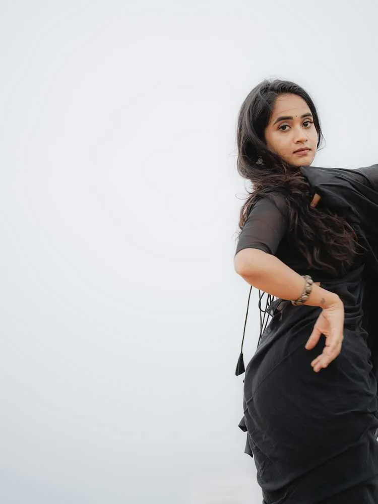 Deepthi Sunaina: The Rising Star Transforming Telugu Entertainment 4 image 1112 Deepthi Sunaina: The Rising Star Transforming Telugu Entertainment