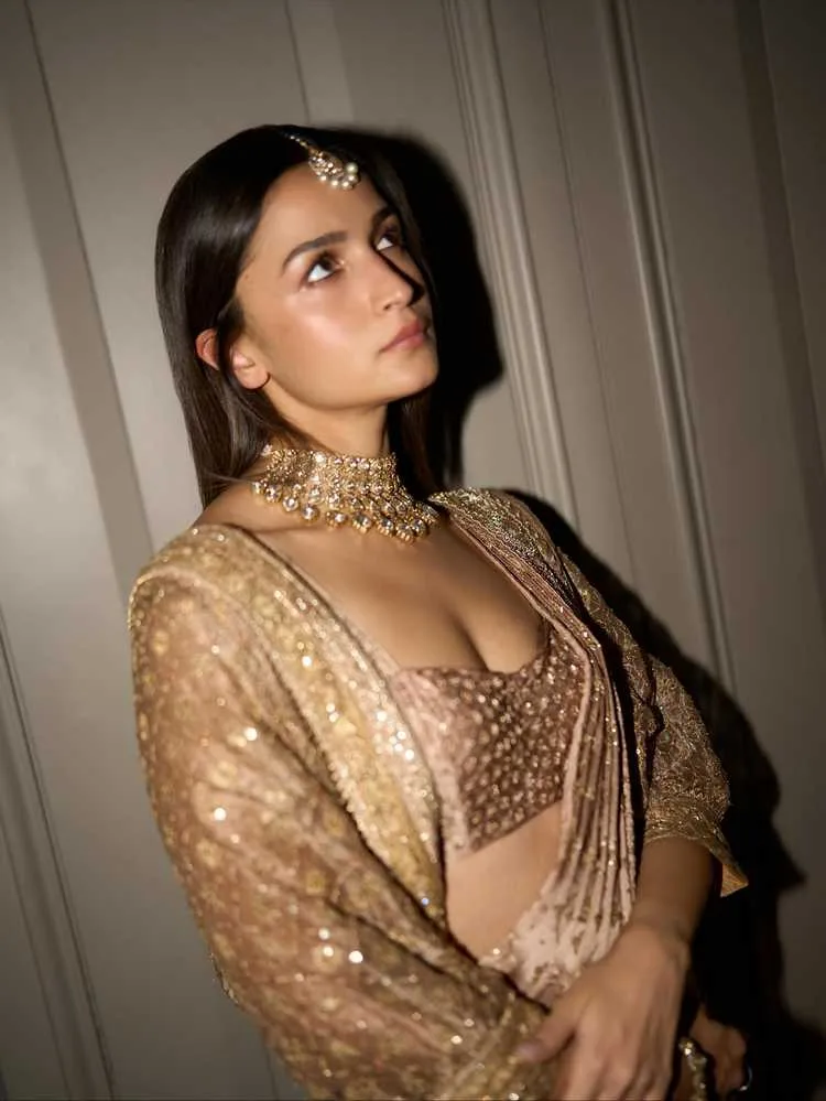 Alia Bhatt: The Game-Changer Redefining Bollywood Standards 1 Alia Bhatt