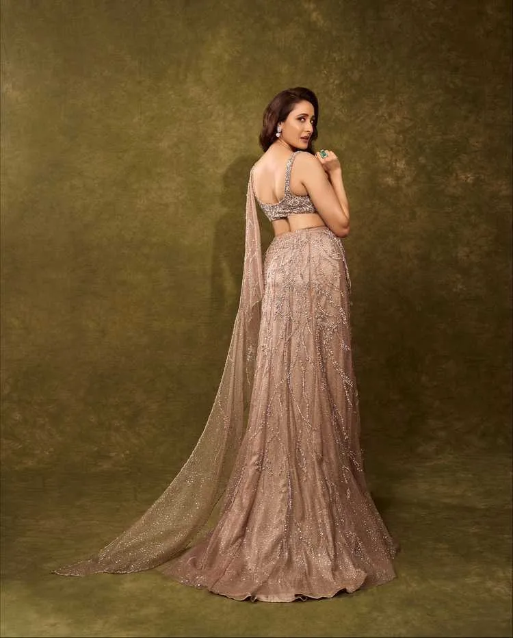 Pragya Jaiswal: The Lawyer-Turned-Actress Who's Redefining Telugu Cinema 4 image 918 Pragya Jaiswal: The Lawyer-Turned-Actress Who's Redefining Telugu Cinema