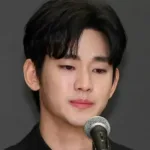 Kim Soo-hyun Releases 150 Military Letters to Deny Dating Allegations
