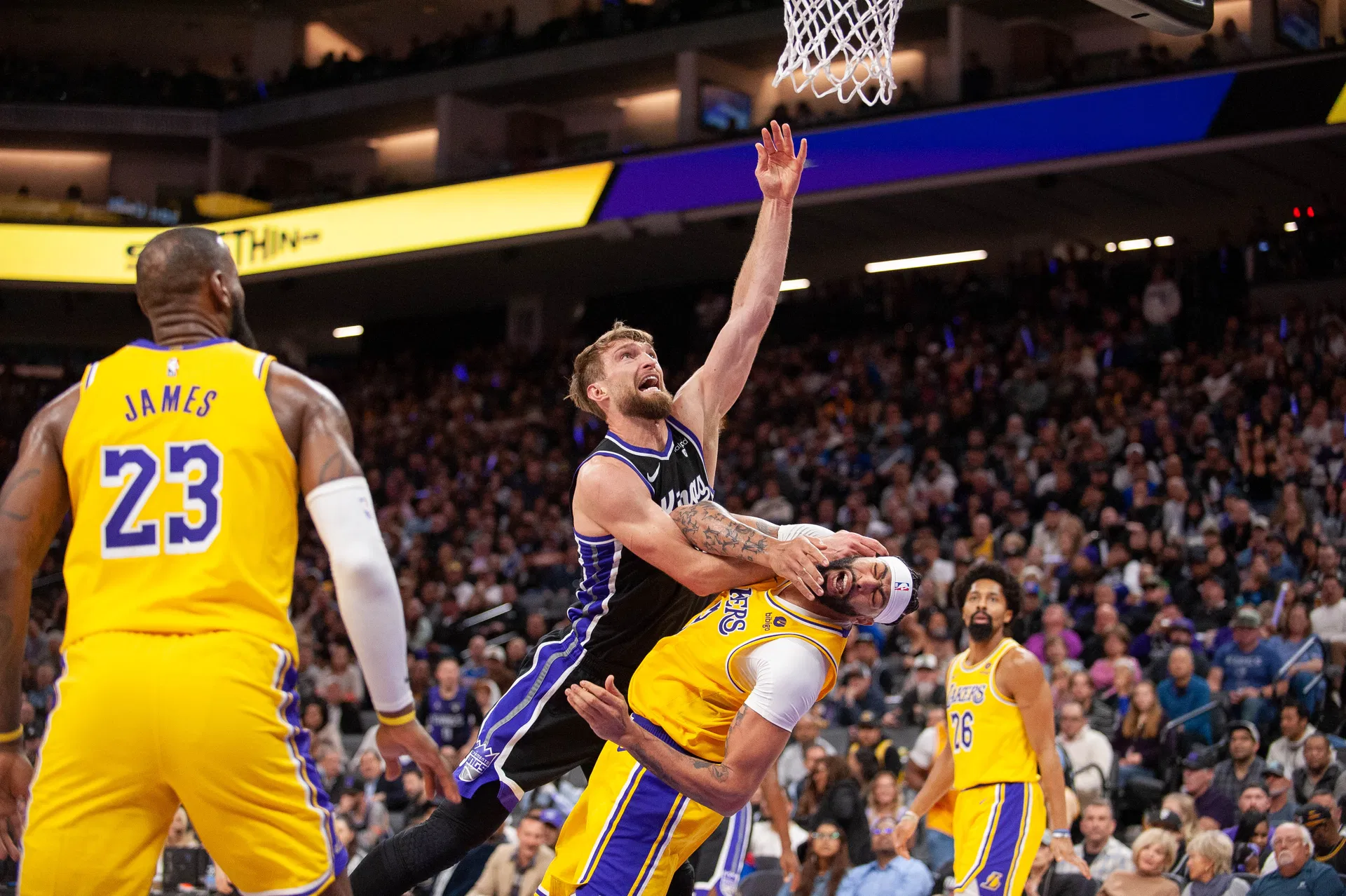 LA Lakers vs Sacramento Kings: Complete Game Analysis & Player Stats