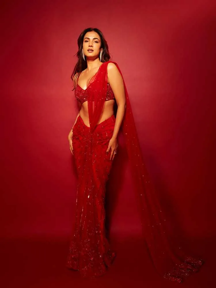 Sonal Chauhan in 2025: From Beauty Queen to Mirzapur’s Latest Addition