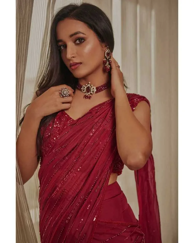 Srinidhi Shetty 2025: Elegance and Versatility in Fashion