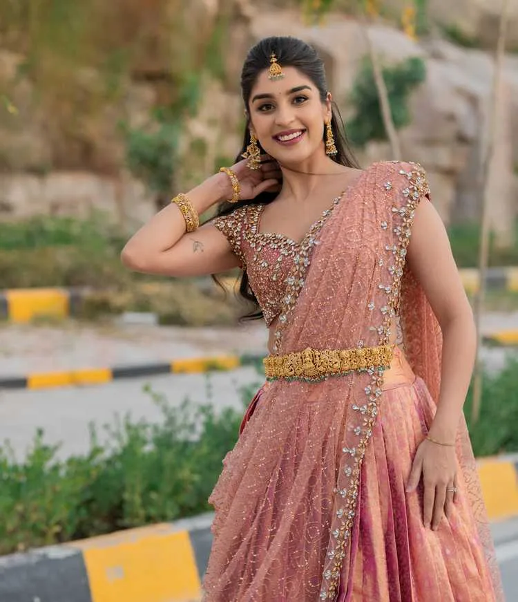 Yukti Thareja’s Latest Photoshoot: Pure Elegance That’s Stealing Hearts Everywhere