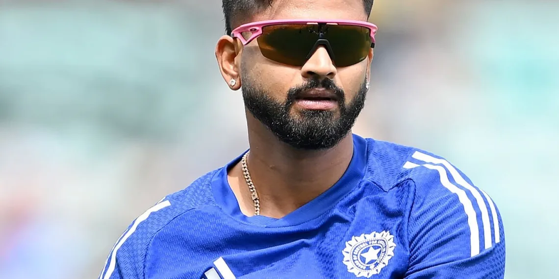 SYDNEY, AUSTRALIA - OCTOBER 25: Shreyas Iyer of India takes off his jumper while warming up before before game three of the One Day International series between Australia and India at Sydney Cricket Ground on October 25, 2025 in Sydney, Australia. (Photo by Ay