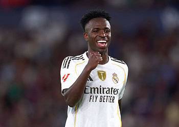 VALENCIA, SPAIN - SEPTEMBER 23: Vinicius Junior of Real Madrid reacts during the LaLiga EA Sports match between Levante UD and Real Madrid CF at Ciutat de Valencia on September 23, 2025 in Valencia, Spain. (Photo by Aitor Alcalde/Getty Images)