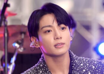 NEW YORK, NEW YORK - NOVEMBER 08: Jungkook of BTS performs on NBC's "Today" at Rockefeller Plaza on November 08, 2023 in New York City.   Michael Loccisano/Getty Images/AFP (Photo by Michael loccisano / GETTY IMAGES NORTH AMERICA / Getty Images via AFP)