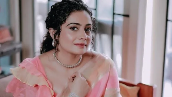 Meera Vasudevan Announces Divorce: Actress Declares "I Am Single" After One-Year Marriage