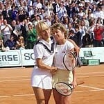 Chris Evert’s Heartwarming Beach Moment: Tennis Legend Captures Precious Father-Son Bond