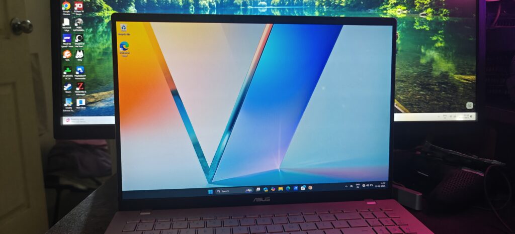 ASUS Vivobook S16 (Snapdragon X) Review: MacBook Ambitions, Windows Reality