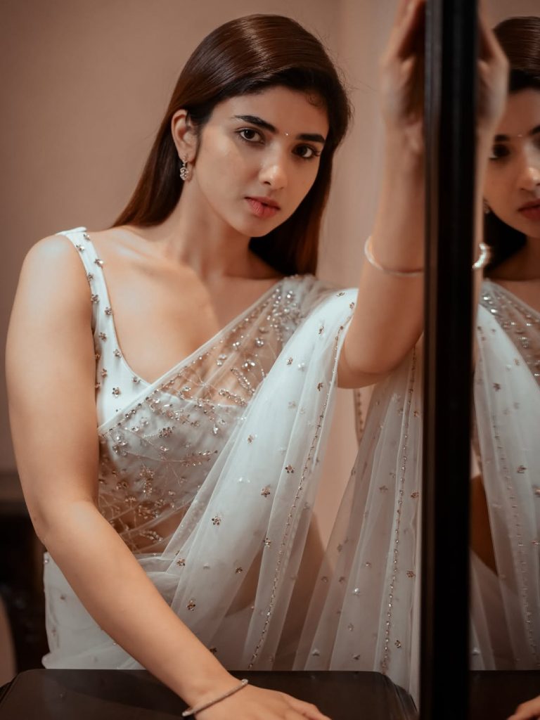LATEST Pragya Nagra Hot Pics