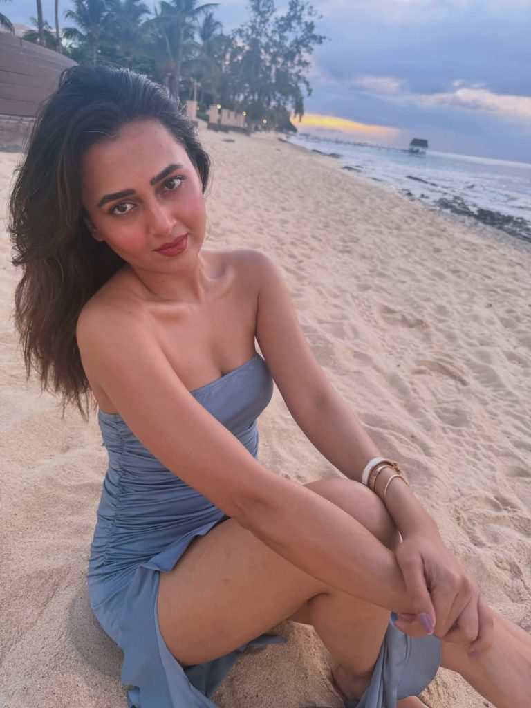 Tejasswi Prakash Hot Photos