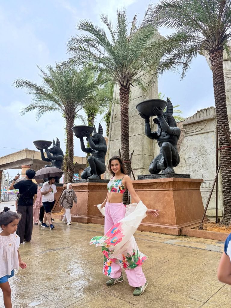 Tejasswi Prakash Hot Photos