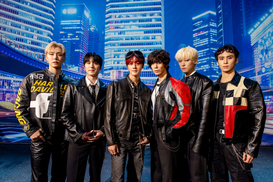 SF9