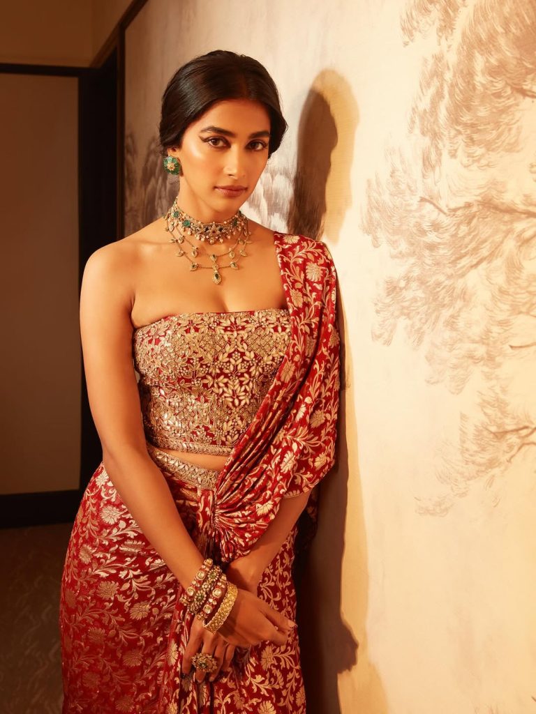 Pooja Hegde Hot Pics